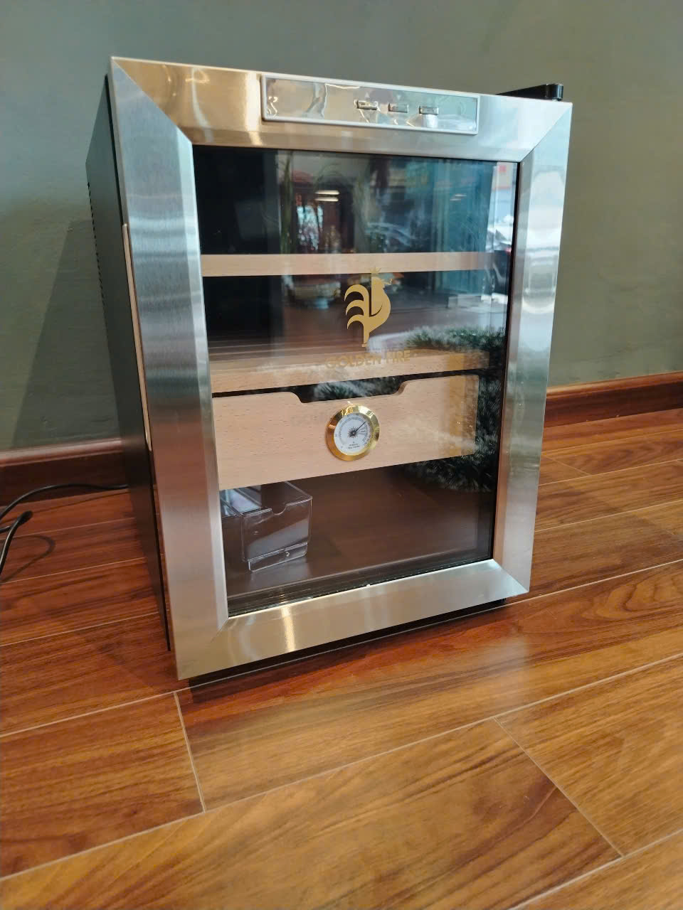 Tủ điện xì gà 100 điếu chính hãng Golden Fire SC-12AH324