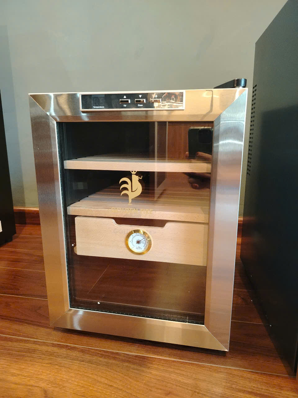 Tủ điện xì gà 100 điếu chính hãng Golden Fire SC-12AH322
